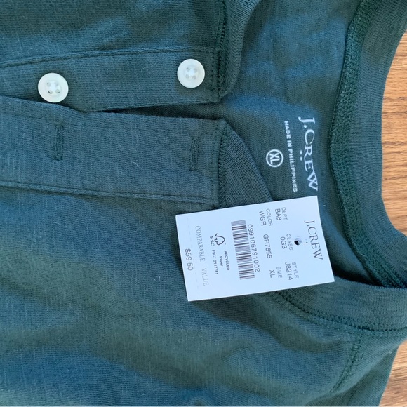 J Crew Men’s long sleeve tee-pine green NWT - Picture 2 of 2